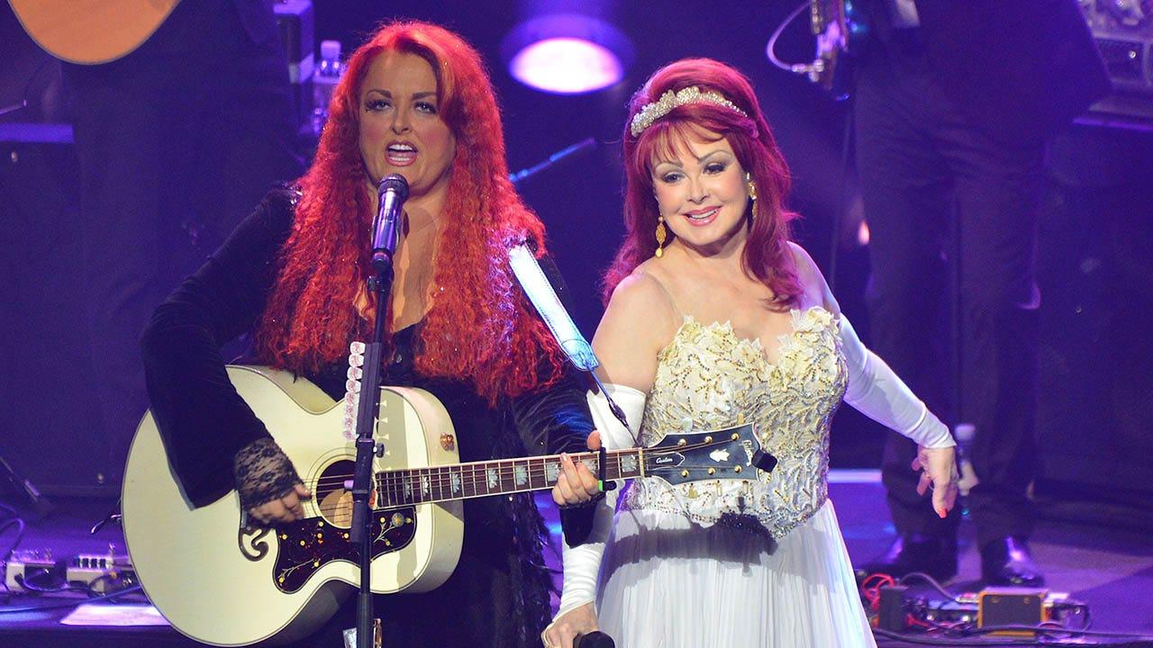 Wynonna Judd Reflects on Mother's Suicide