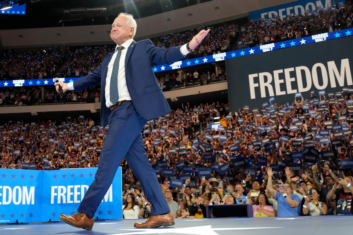 Tim Walz Accepts Democratic Vice Presidential Nomination