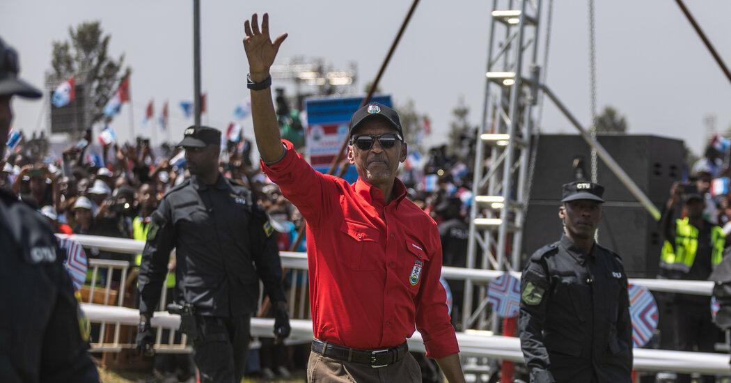 Kagame Leads in Fourth Term Election