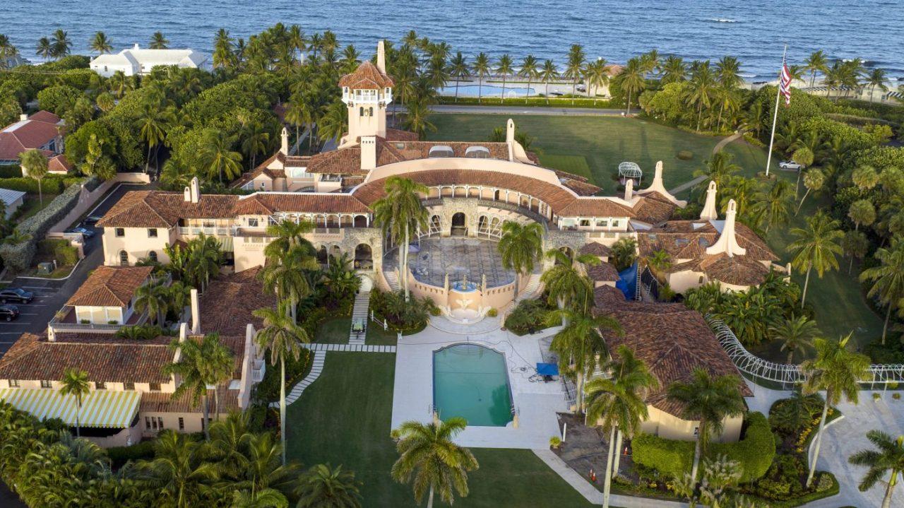 Vanilla Ice Performs at Trump's Mar-a-Lago NYE Party