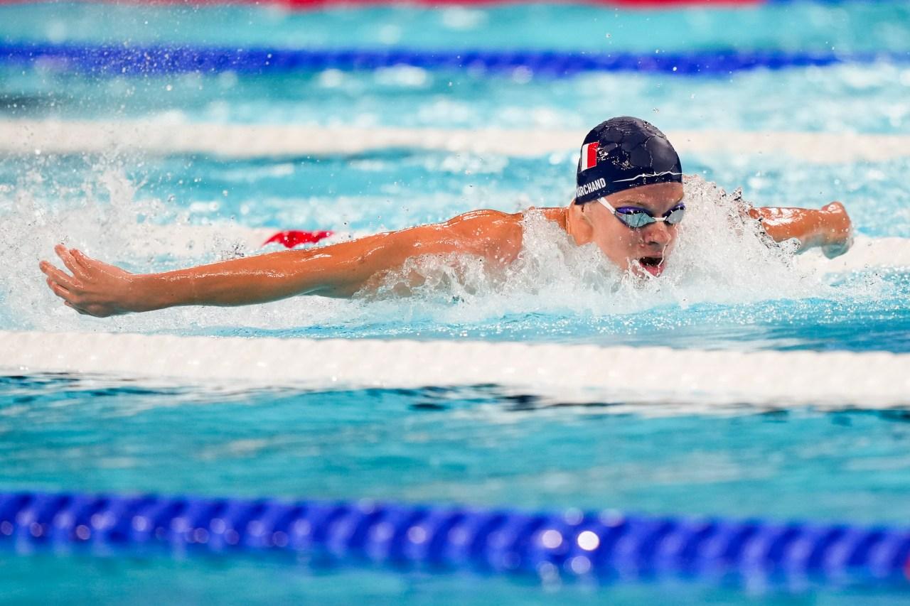 Leon Marchand swims in Paris