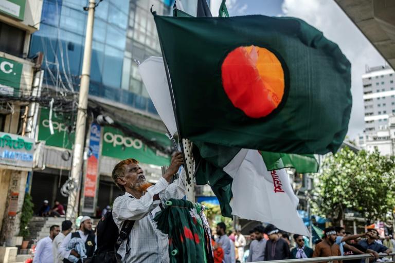 Bangladesh Lifts Ban on Jamaat-e-Islami Party