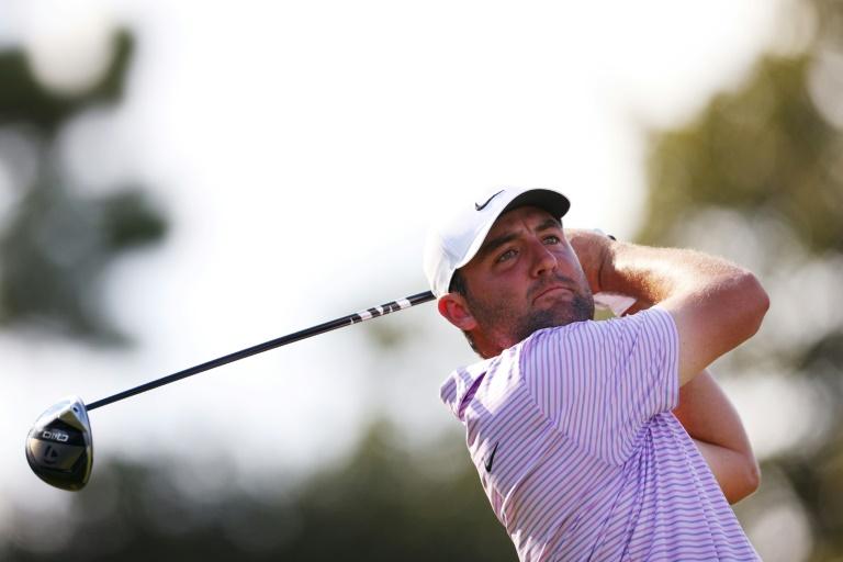 Scheffler Leads by Five at Tour Championship