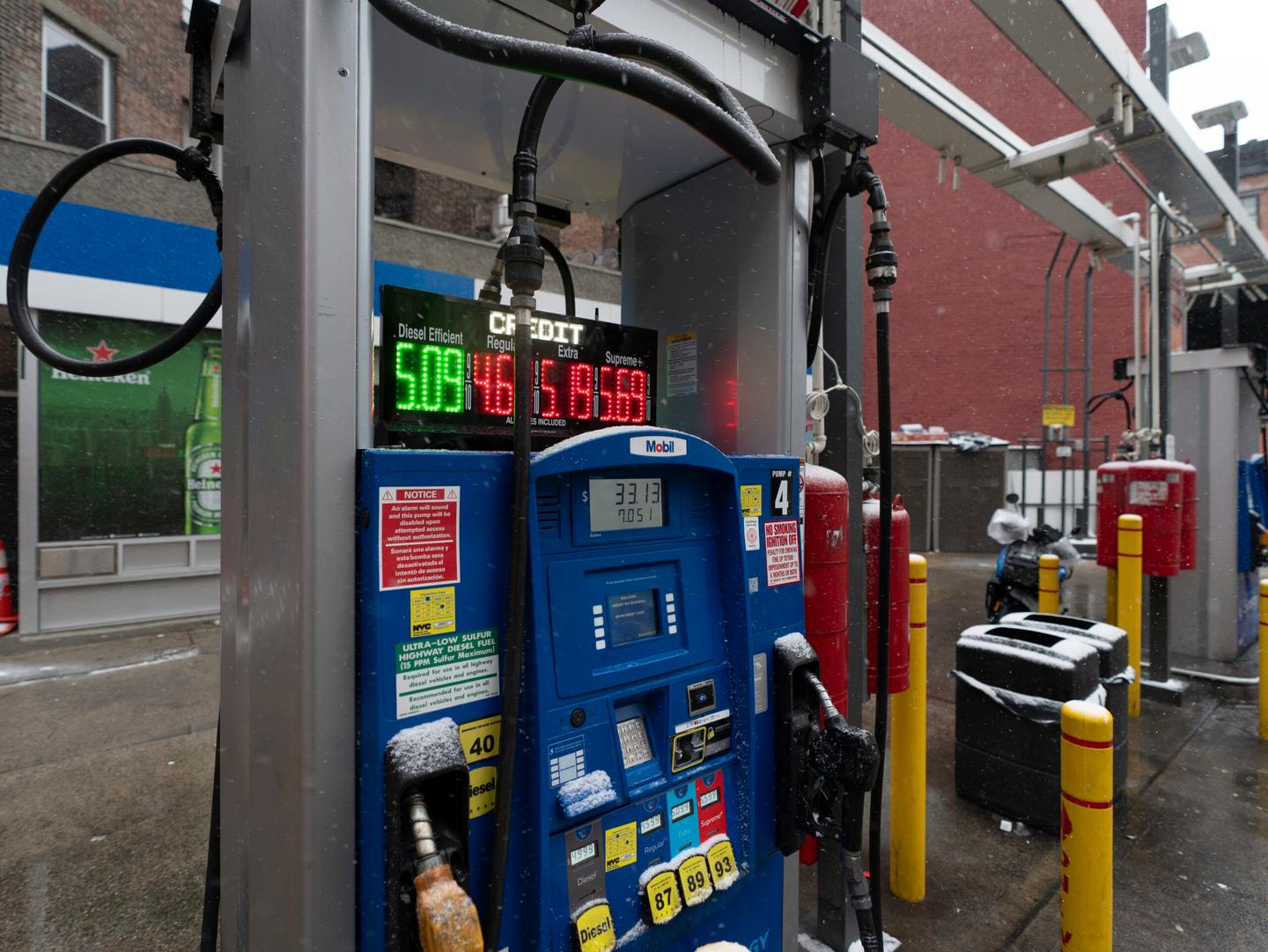 U.S. Gas Prices Drop Significantly Before Labor Day